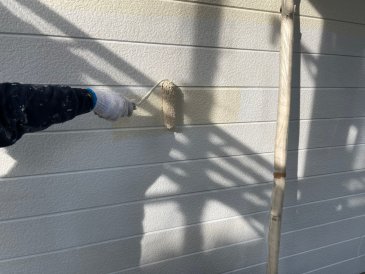 2021/3/1　外壁上塗り作業１回目
