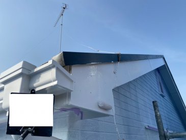 2021/4/1　破風板塗装作業２回目