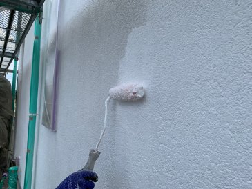 2021/6/20　外壁中塗り作業１回目