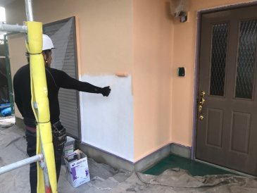 2021/9/27　外壁上塗り作業１回目