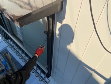2021/10/11　窓枠塗装作業２回目