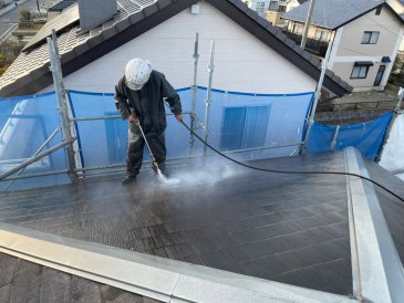 2021/11/26　屋根高圧洗浄