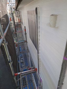 2022/8/3_外壁 上塗り２回目施工後