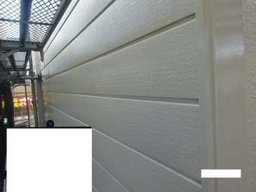 2022/7/27_金属サイディング外壁 上塗り１回目施工後