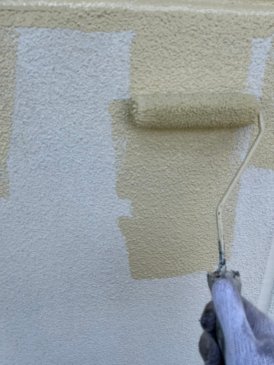 2022/8/1_外壁 上塗り作業１回目