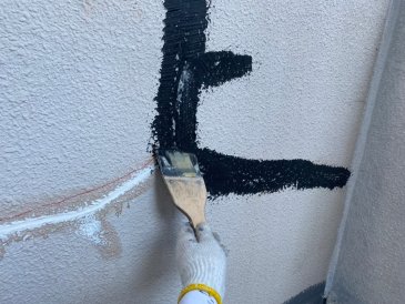 2022/11/2_外壁 ひび割れ補修 カチオン塗布