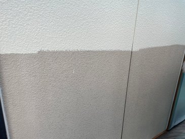 2022/11/26_外壁（アクセント部分）中塗り作業