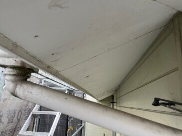 2025/12/2_軒天　施工前